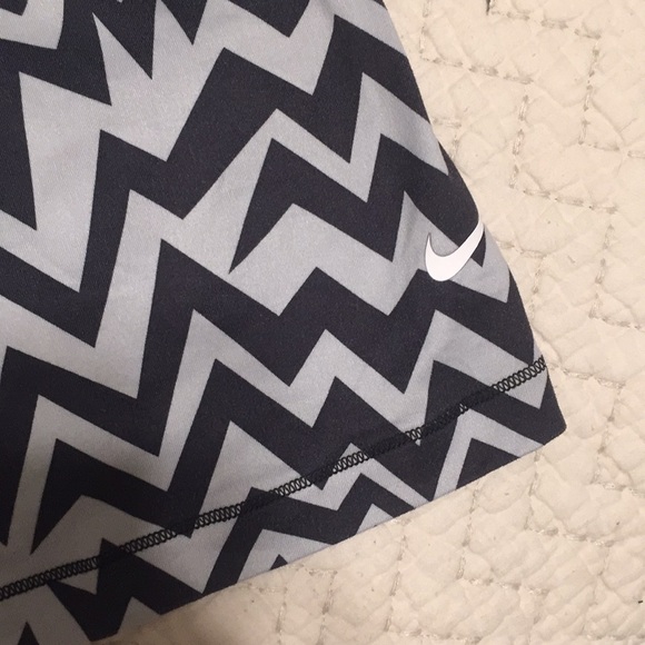 NIKE BUNDLE! 3 Nike Shirts - Picture 5 of 7